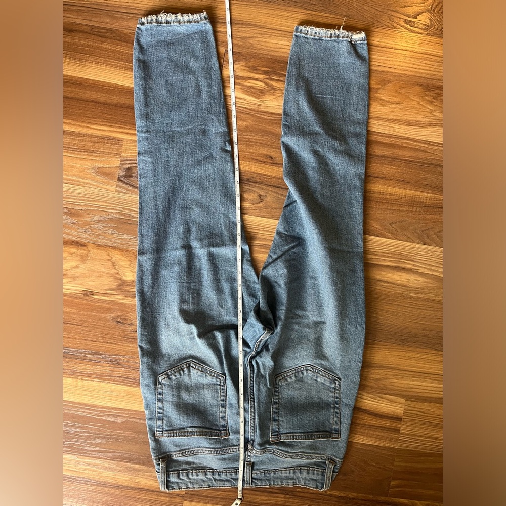 High Rise Mom Jeans - Picture 2 of 4